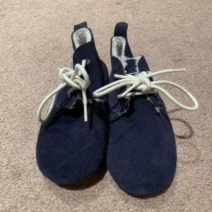 Size 3-4 years navy oxfords